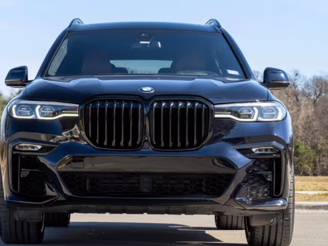 BMW X7 - фото 1