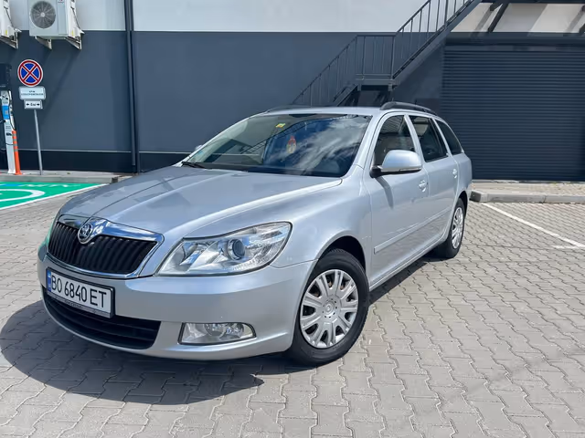 Skoda Octavia - фото 1