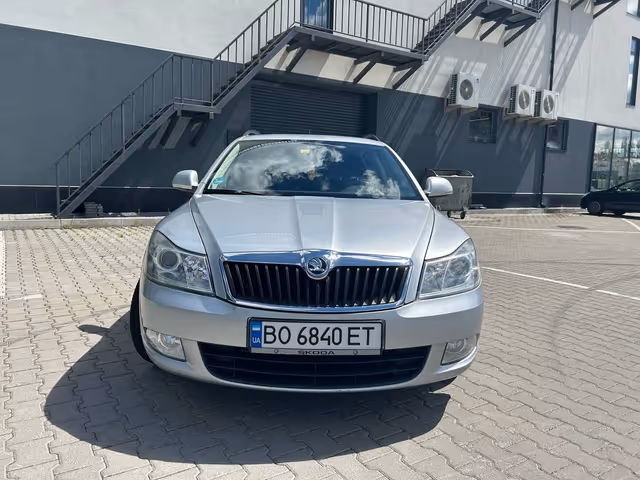 Skoda Octavia - фото 3