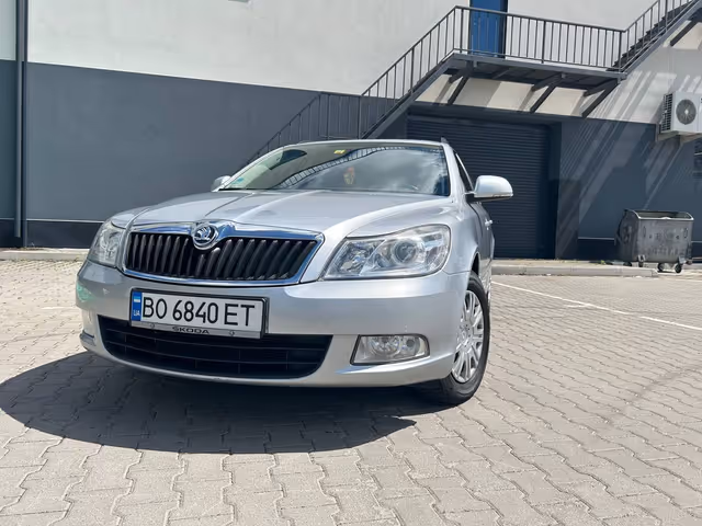 Skoda Octavia - фото 2