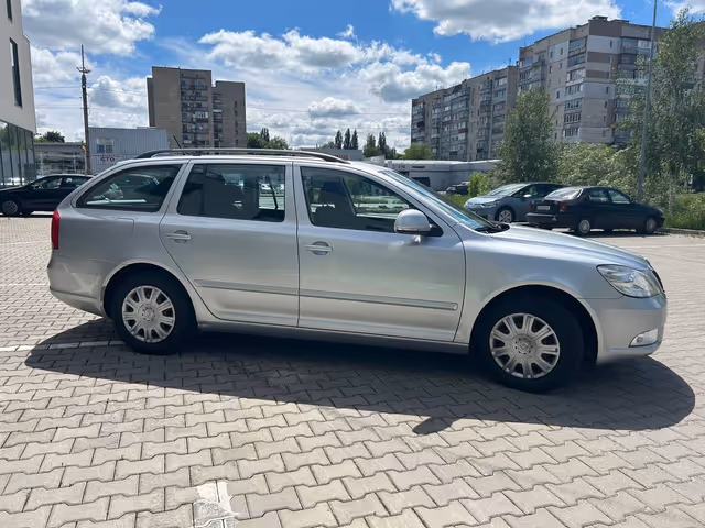 Skoda Octavia - фото 5