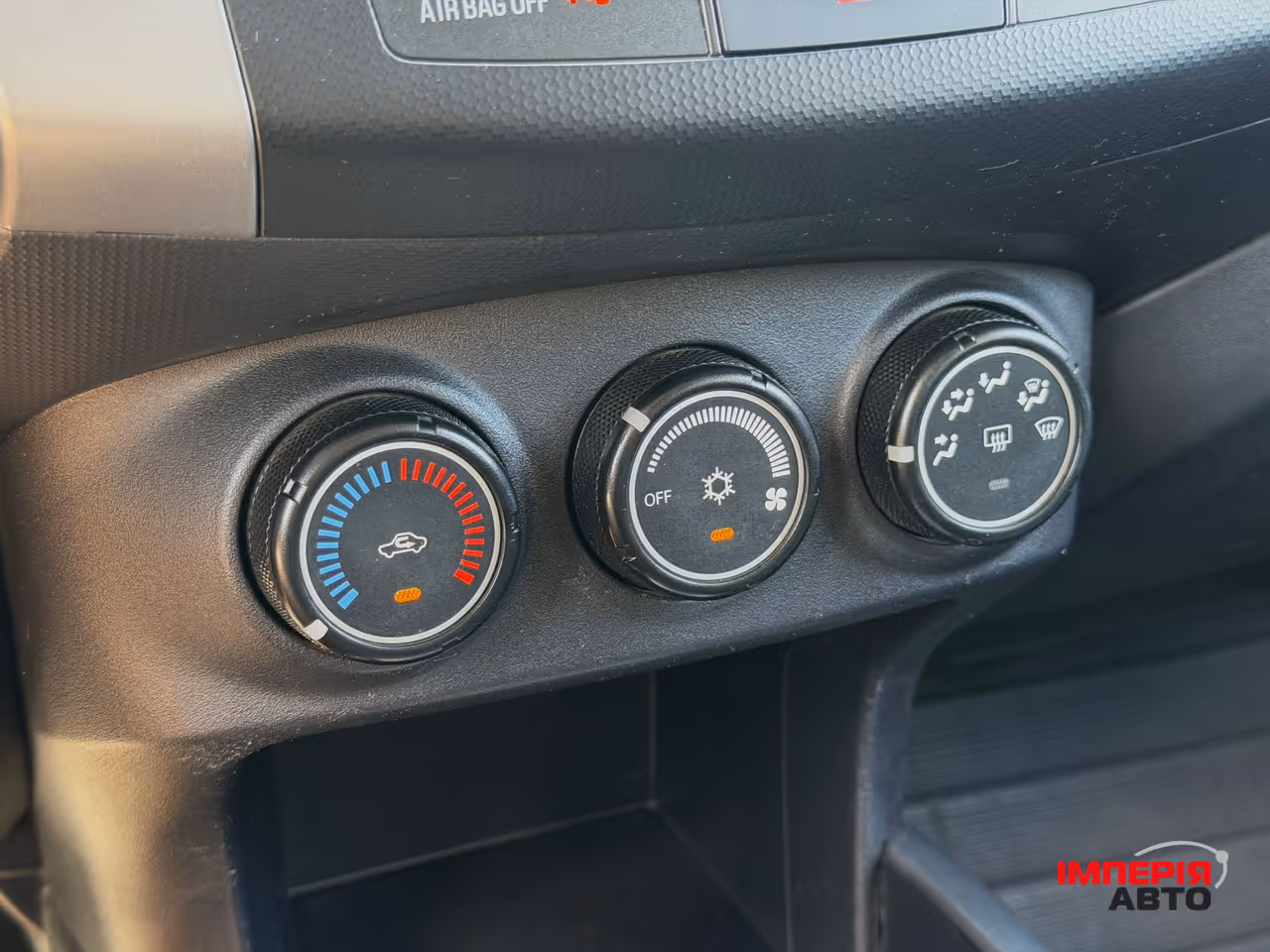 Mitsubishi Outlander - фото 21