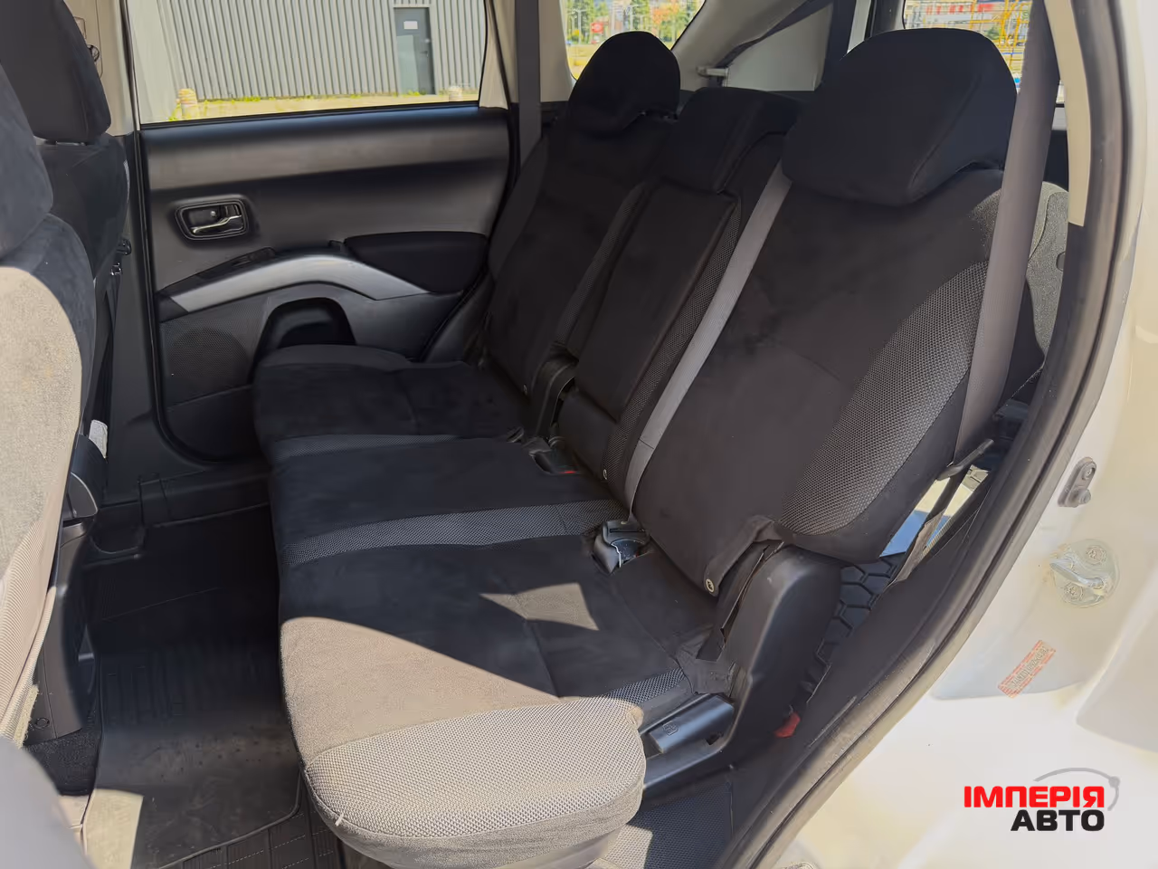 Mitsubishi Outlander - фото 12