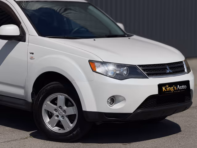 Mitsubishi Outlander - фото 4