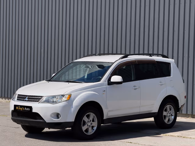 Mitsubishi Outlander - фото 3