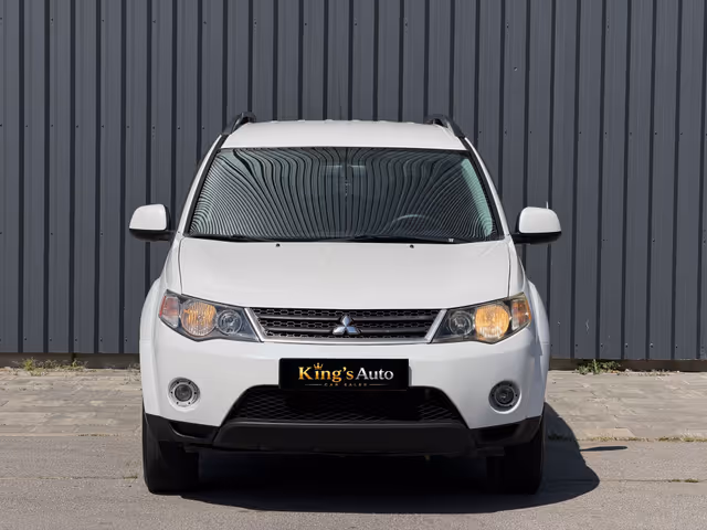 Mitsubishi Outlander - фото 2
