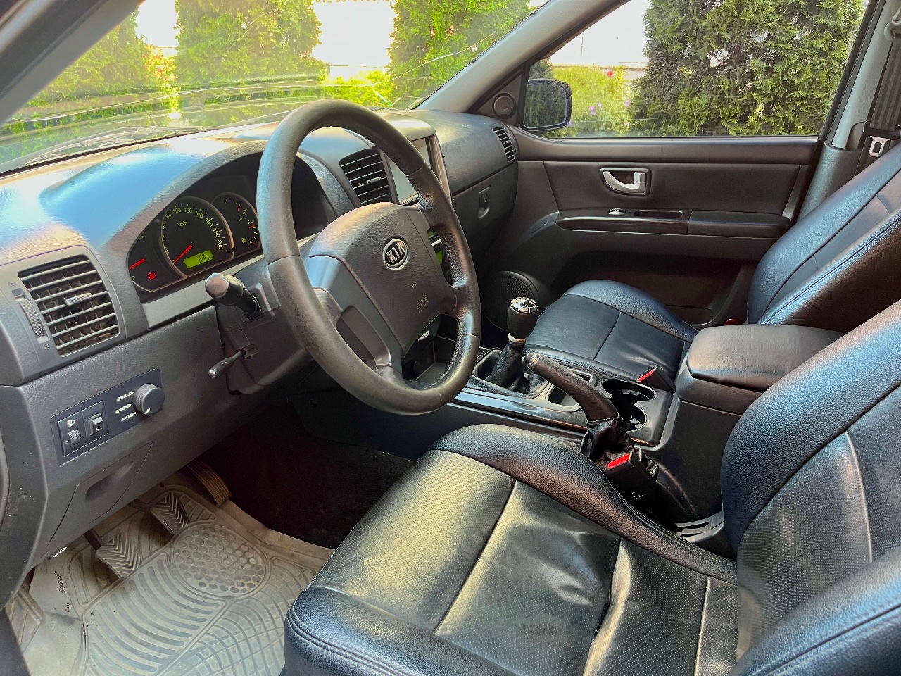 Kia Sorento - фото 10