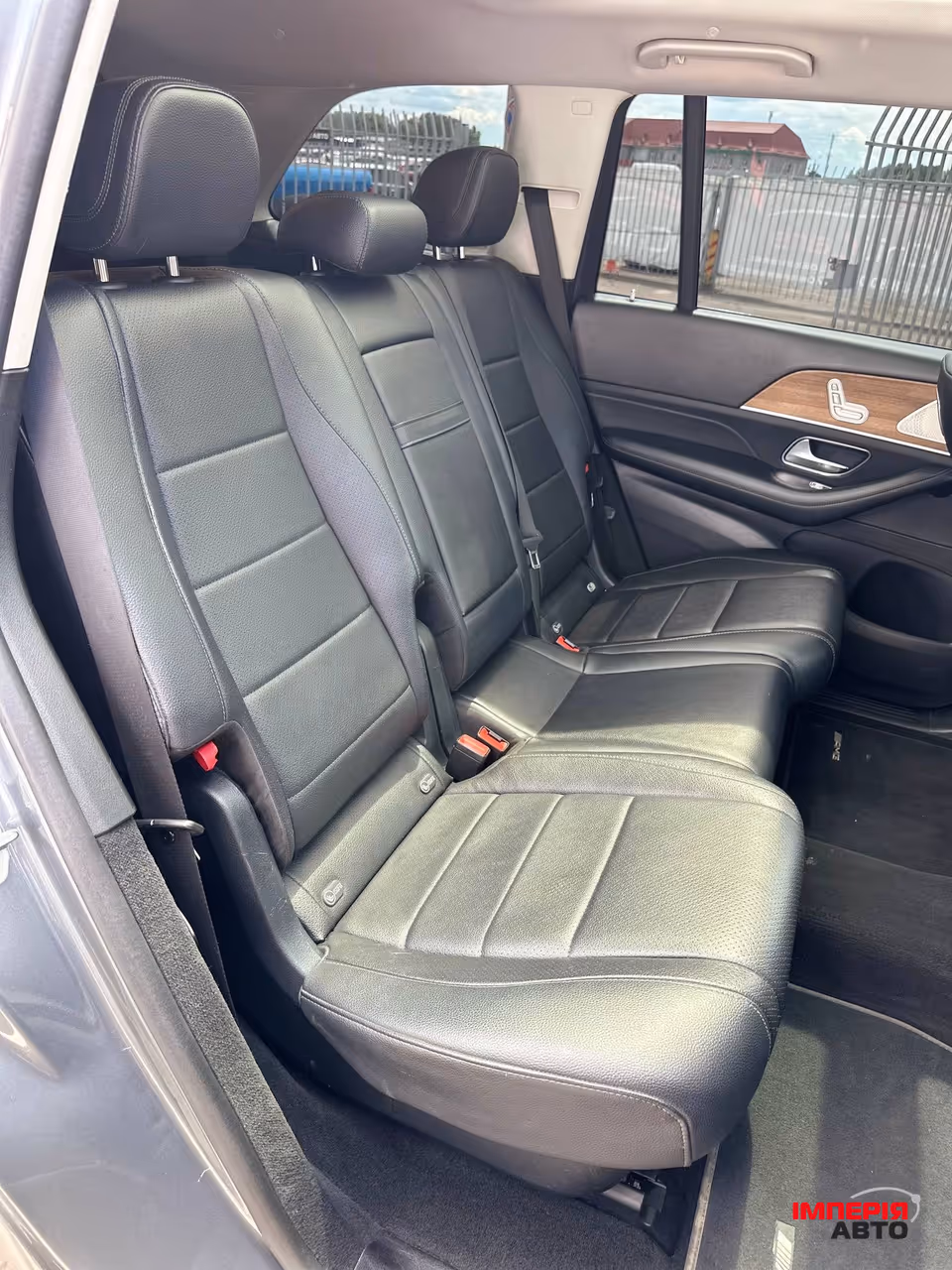 Mercedes-Benz GLS - фото 13