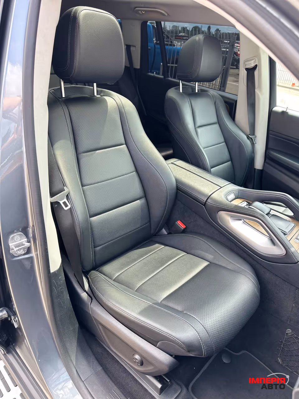 Mercedes-Benz GLS - фото 14