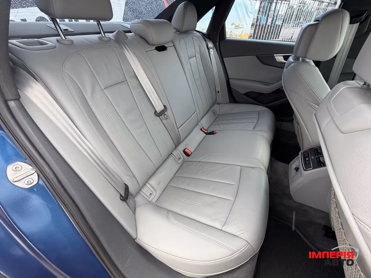 Audi A4 - фото 22