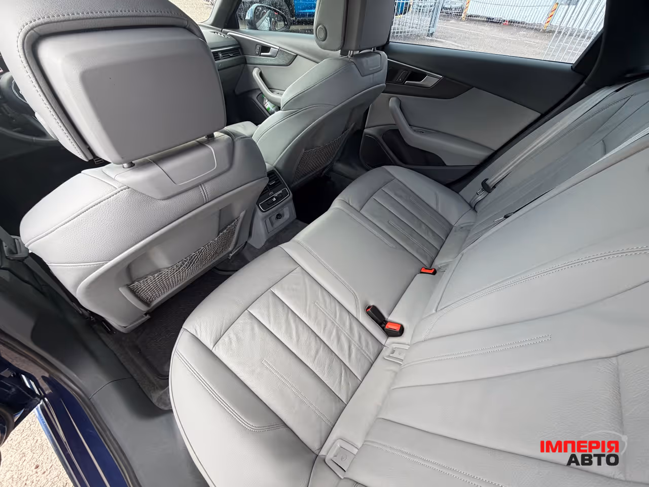 Audi A4 - фото 17