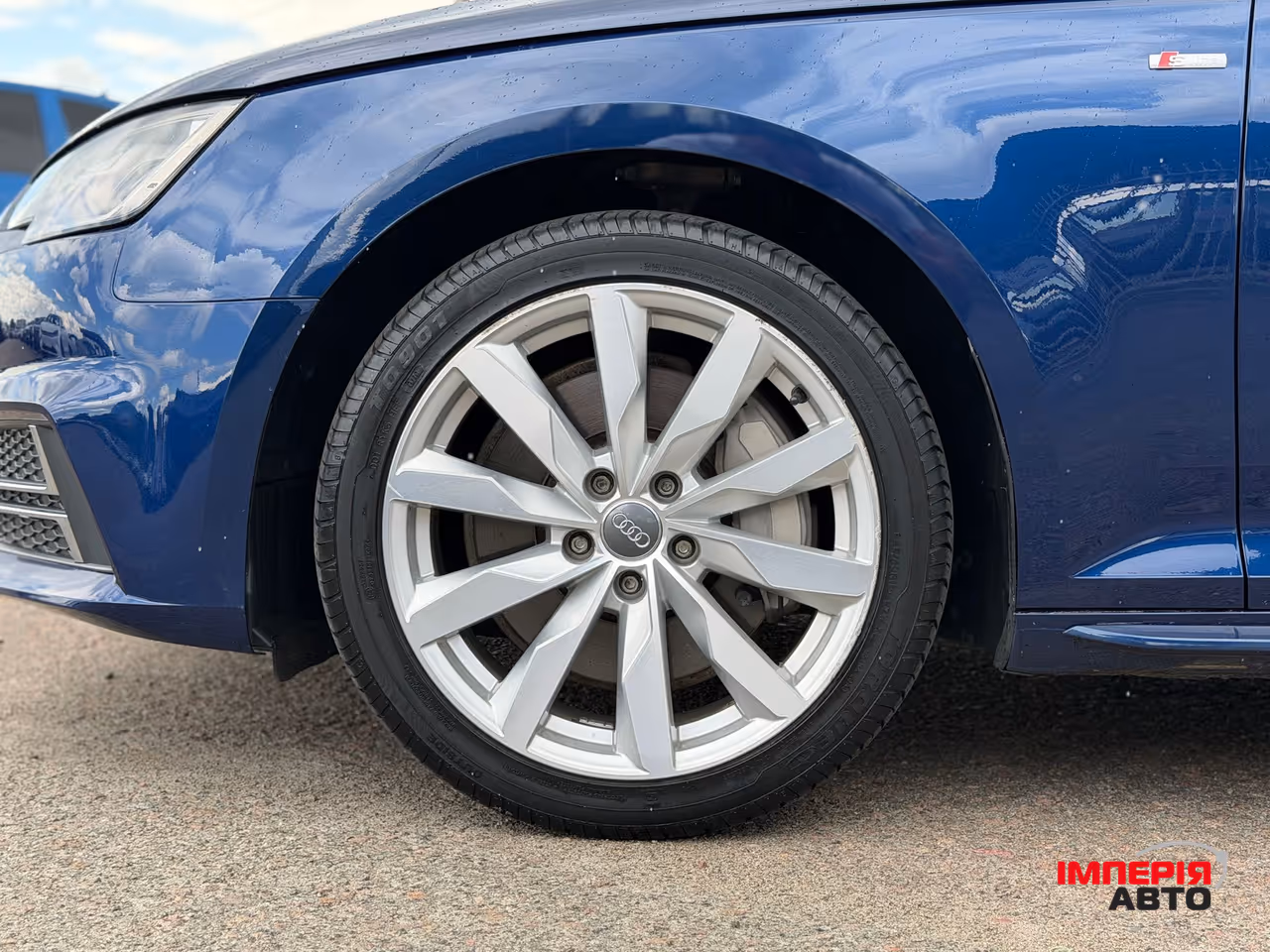 Audi A4 - фото 6