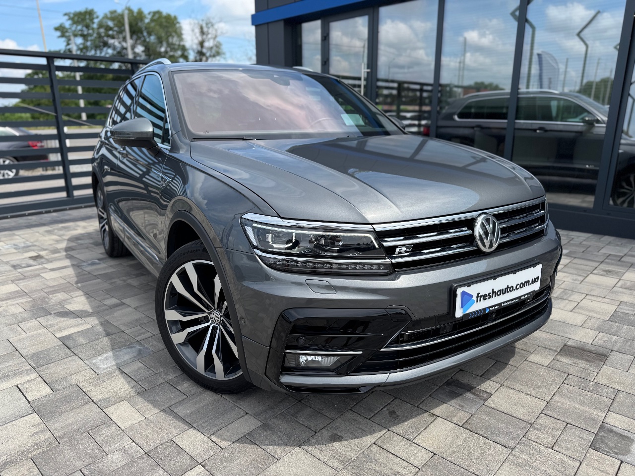 Volkswagen Tiguan - фото 39