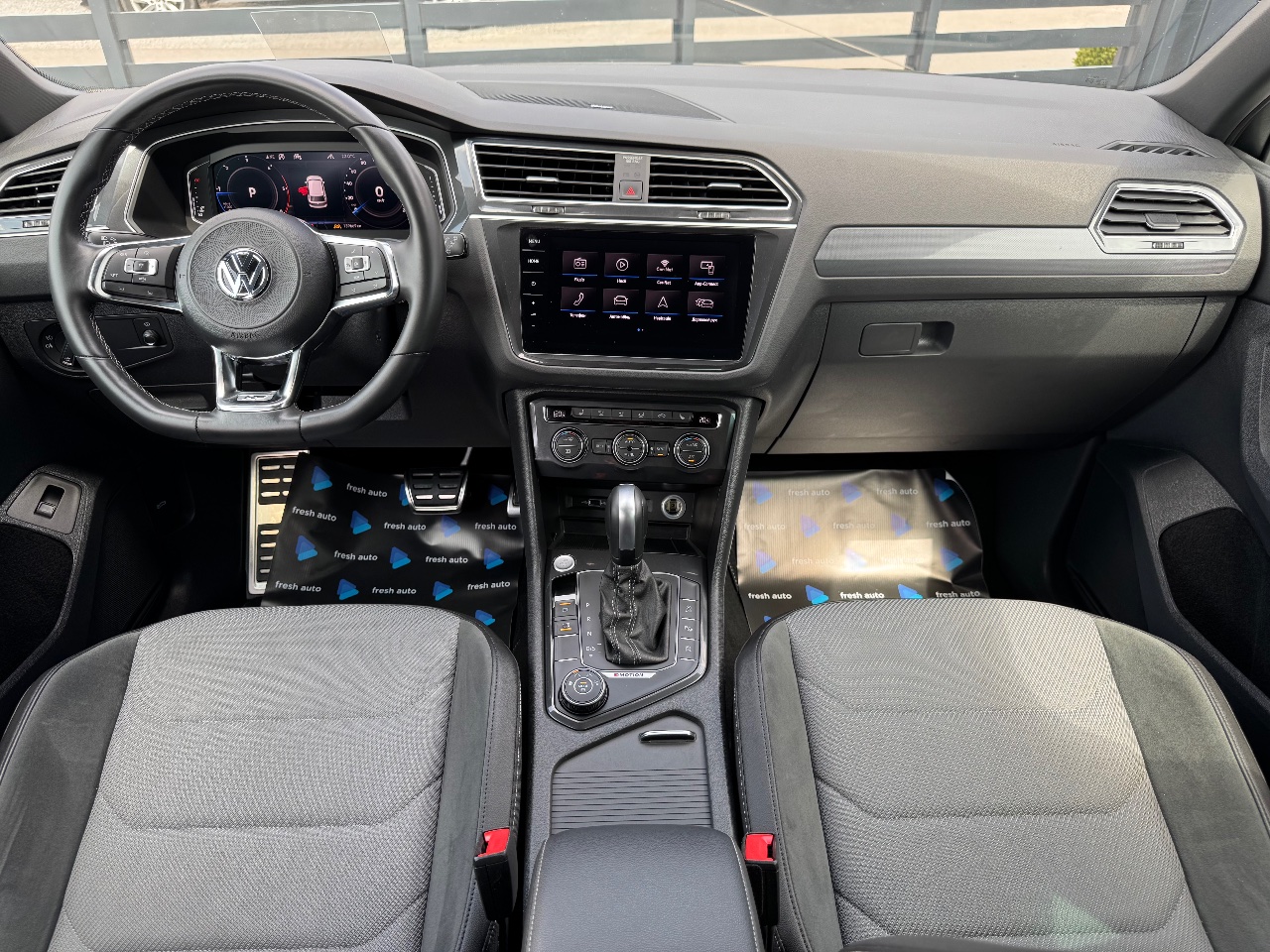 Volkswagen Tiguan - фото 9