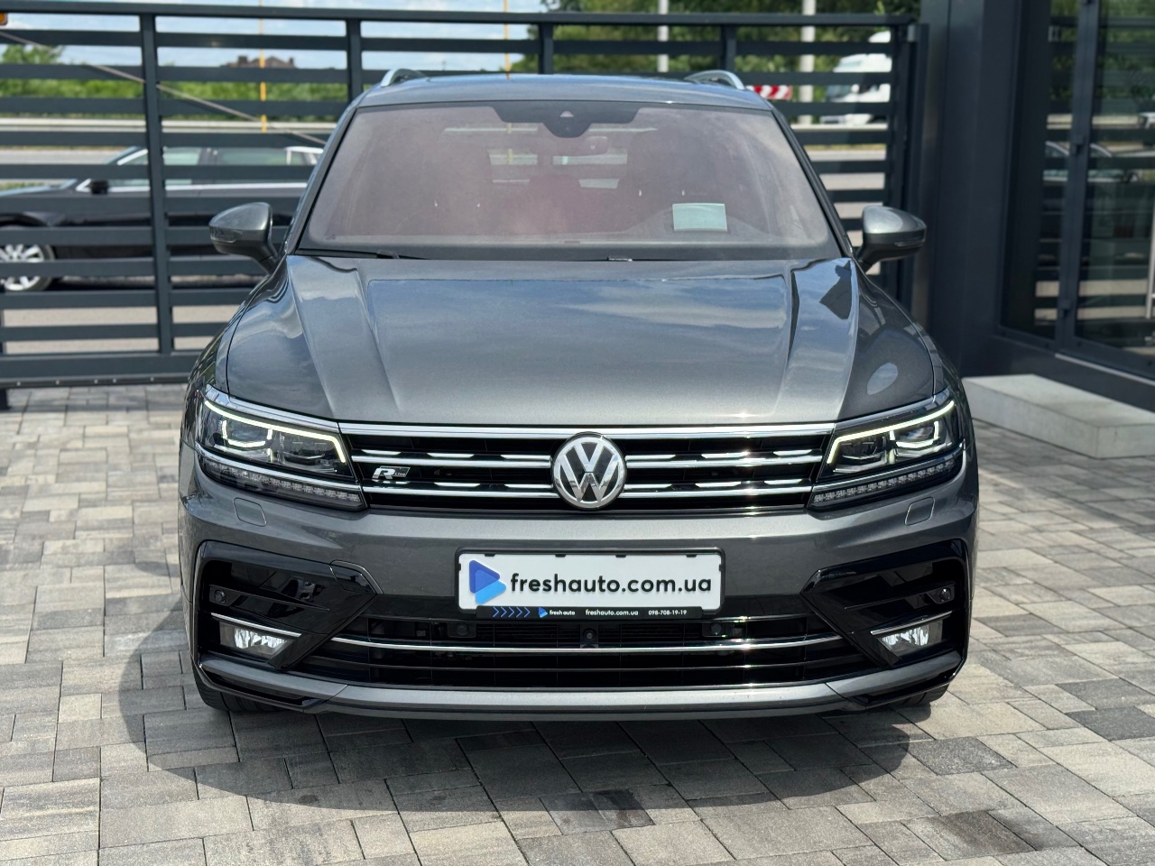 Volkswagen Tiguan - фото 3