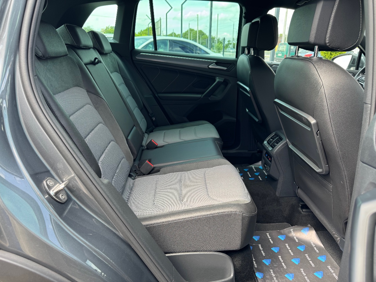 Volkswagen Tiguan - фото 33