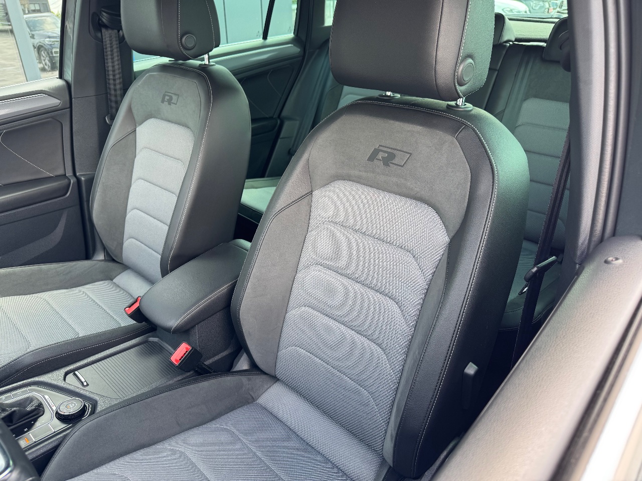 Volkswagen Tiguan - фото 24