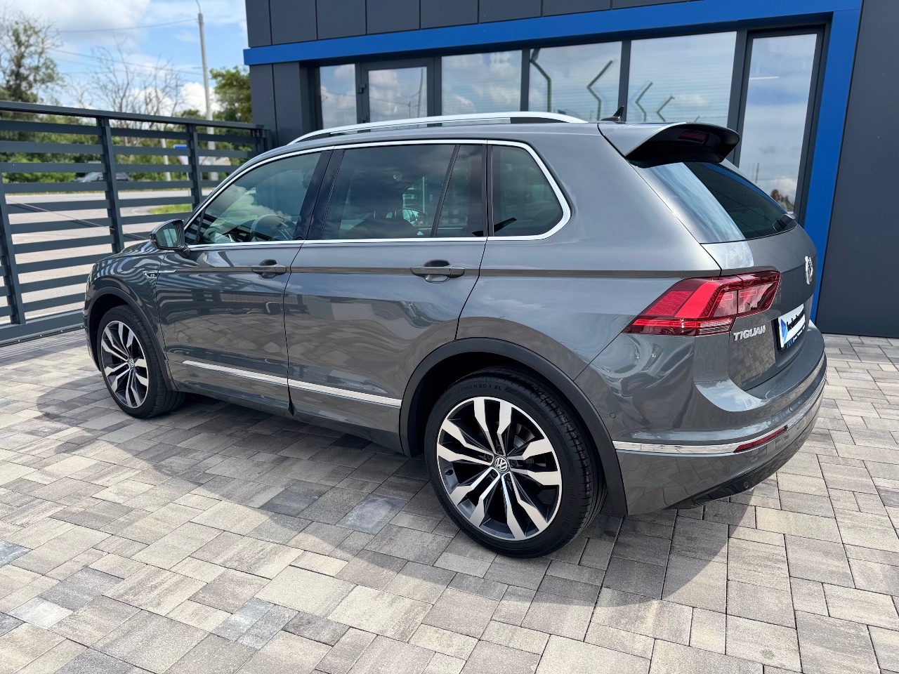 Volkswagen Tiguan - фото 21