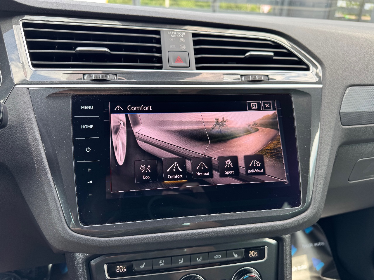 Volkswagen Tiguan - фото 32