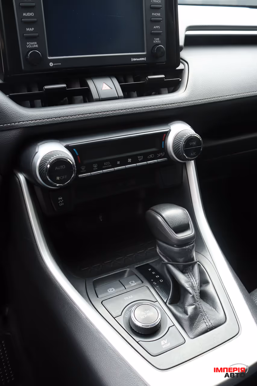 Toyota RAV4 - фото 13