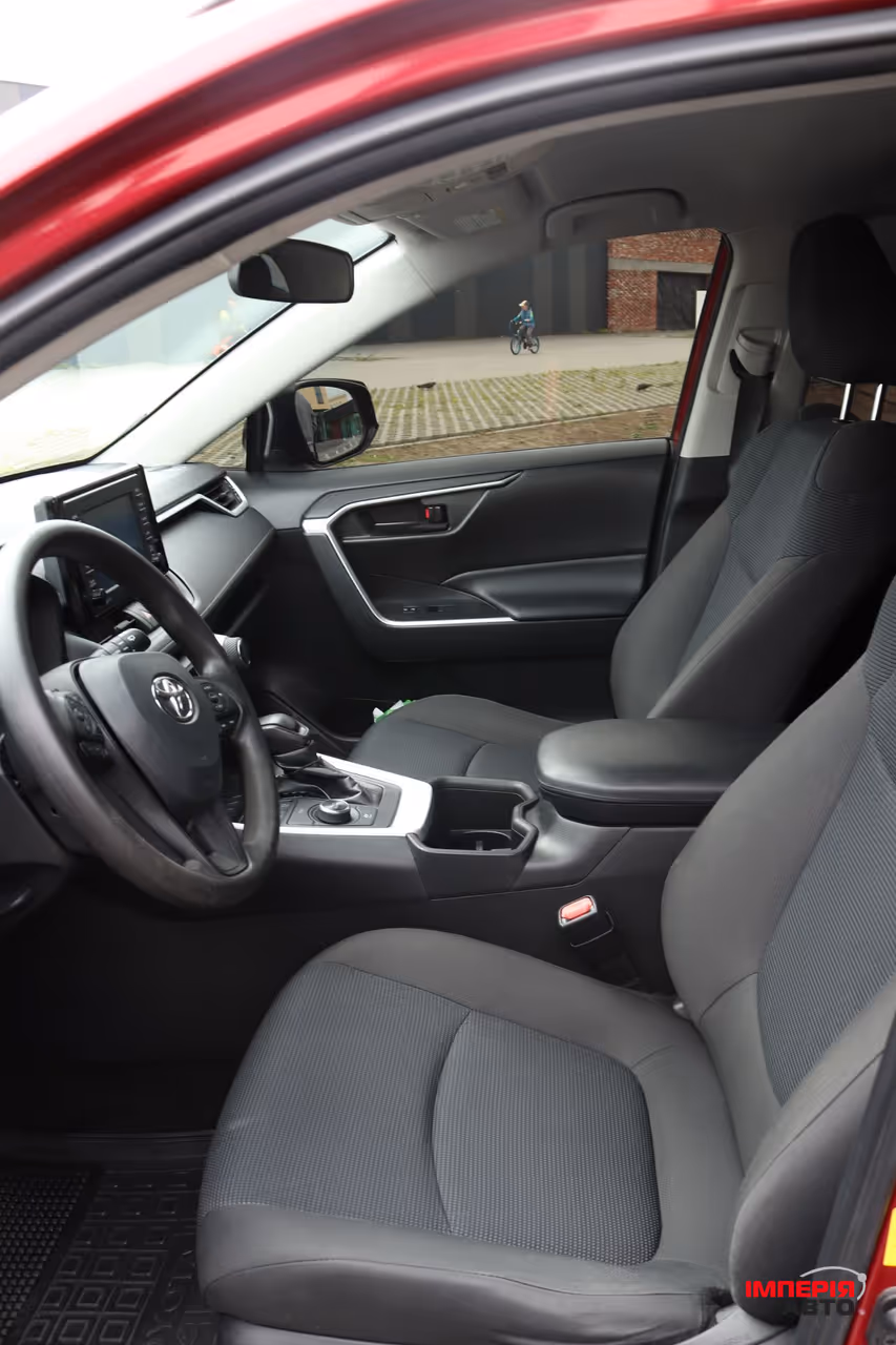 Toyota RAV4 - фото 15