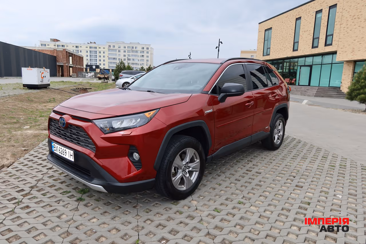 Toyota RAV4 - фото 2