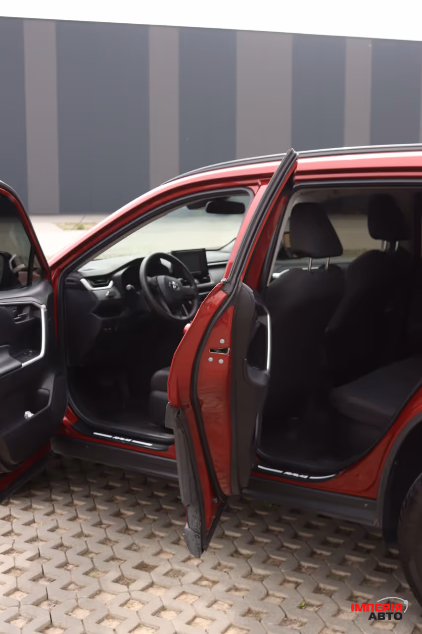 Toyota RAV4 - фото 11