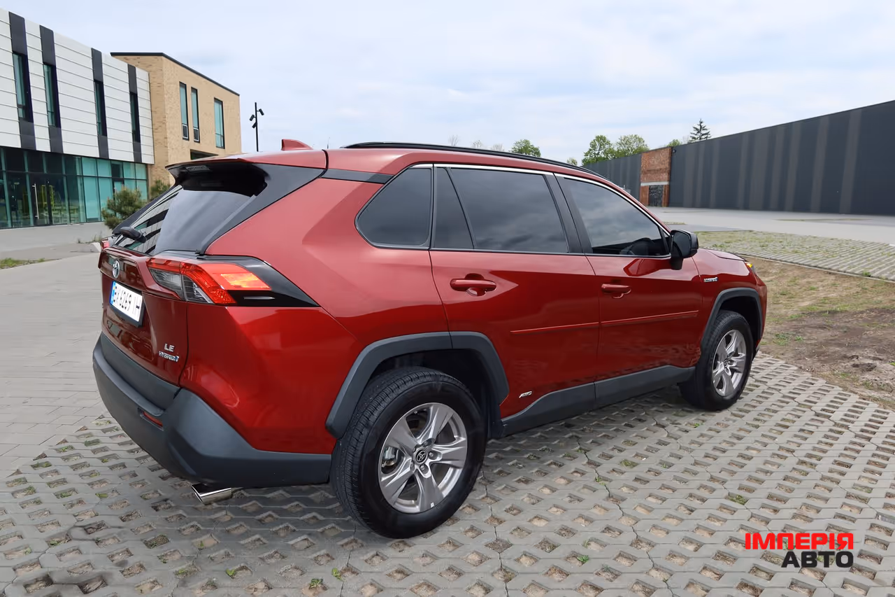 Toyota RAV4 - фото 6