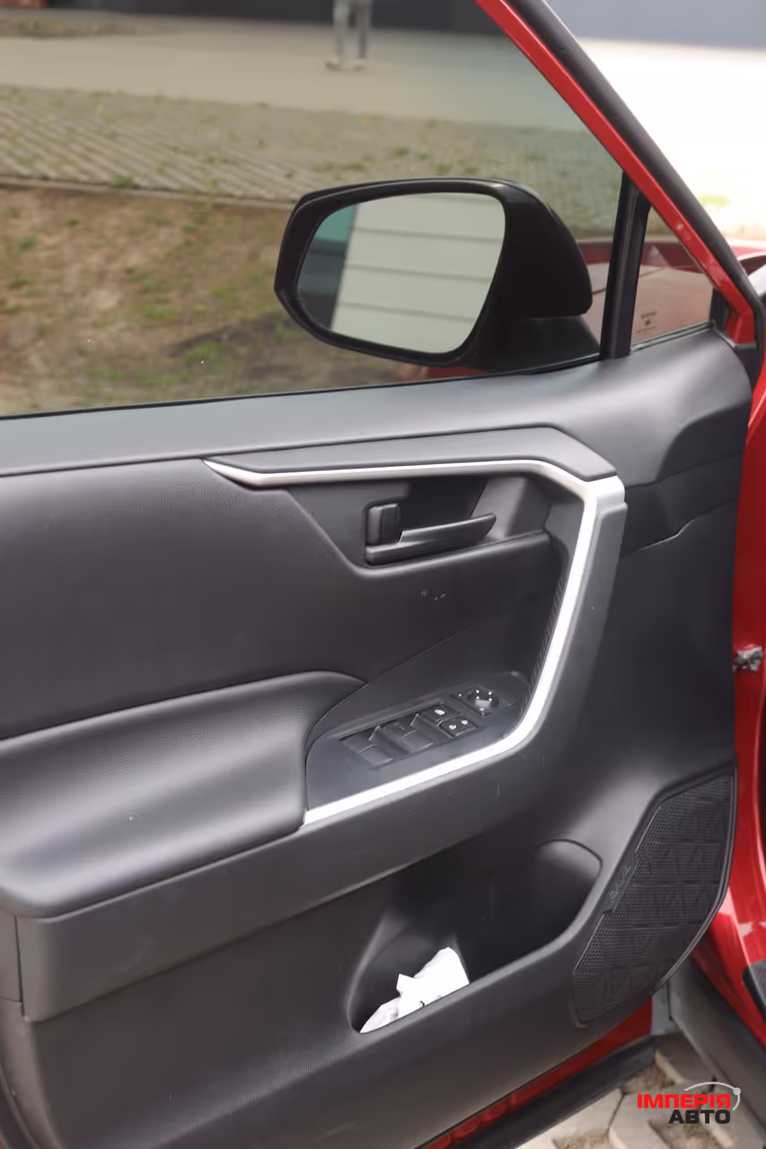 Toyota RAV4 - фото 18