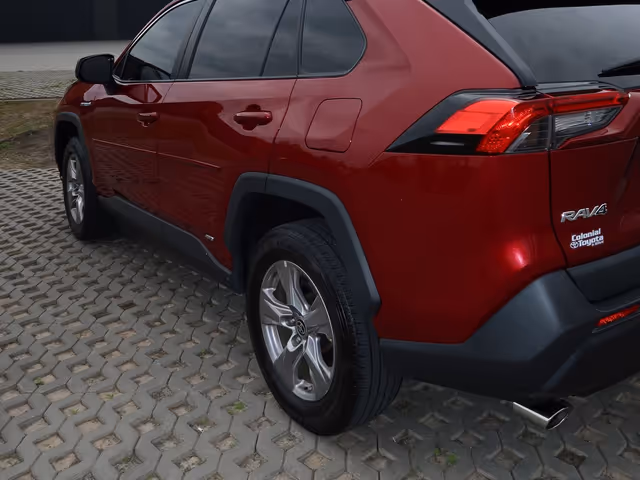 Toyota RAV4 - фото 3