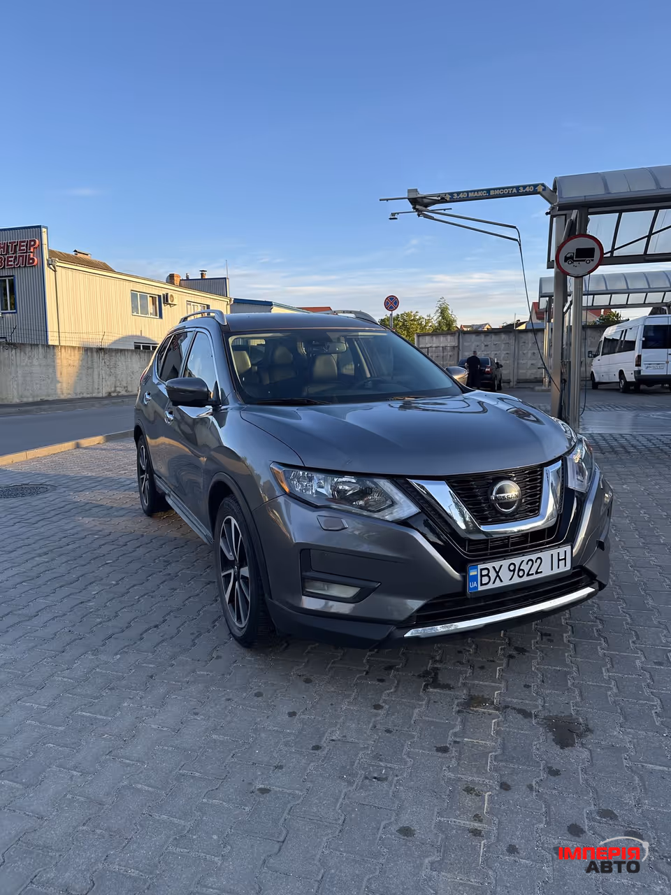 Nissan Rogue - фото 1
