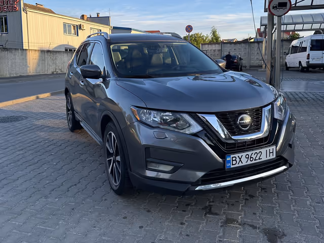 Nissan Rogue - фото 1