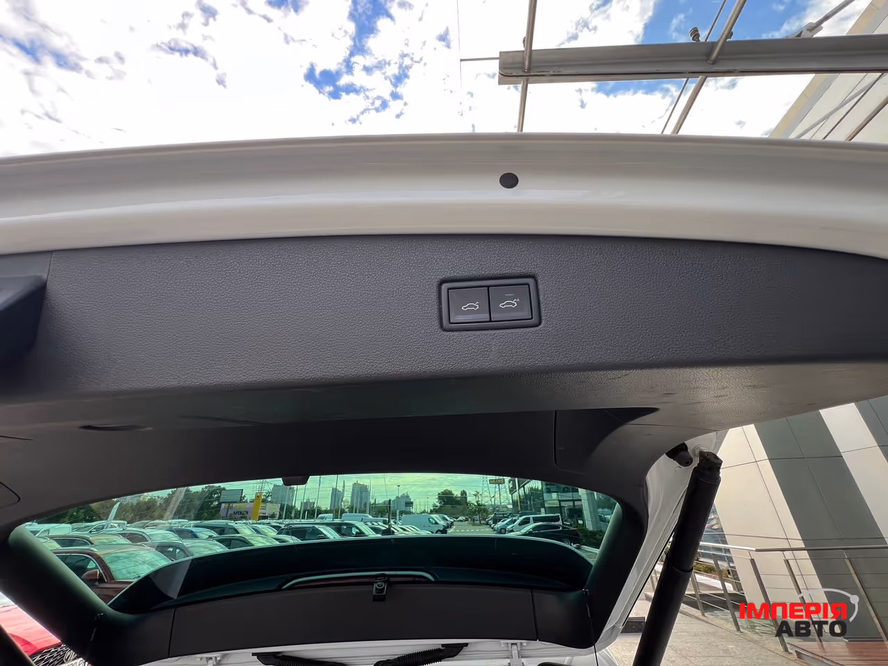 Volkswagen Tiguan - фото 12