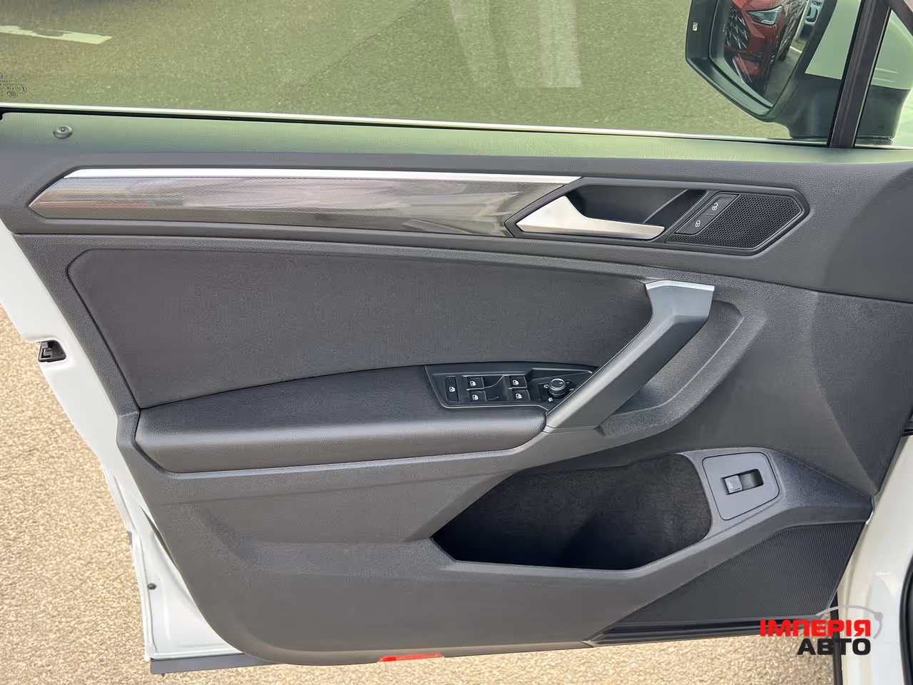 Volkswagen Tiguan - фото 4