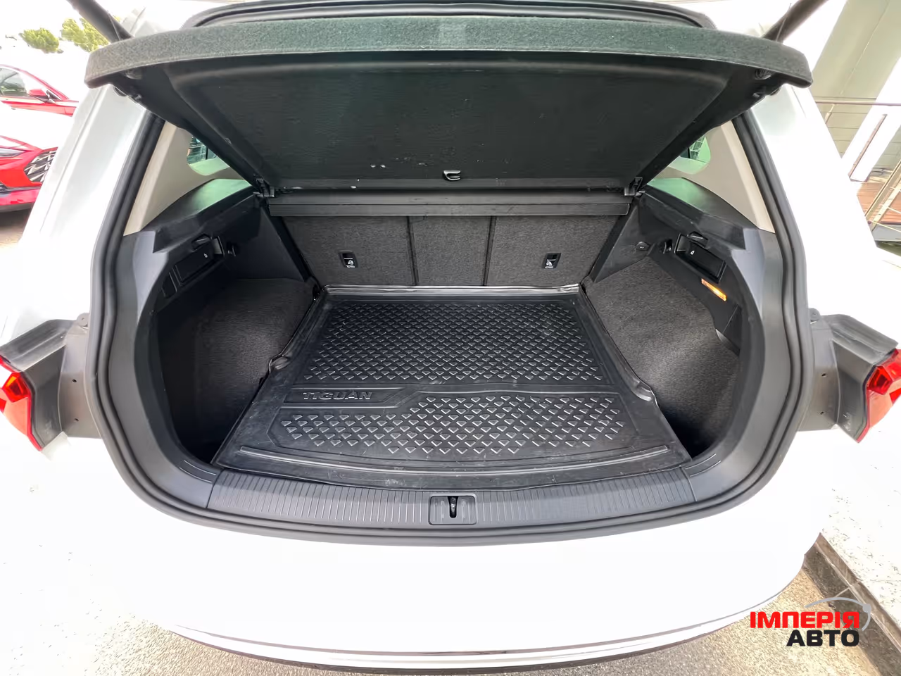 Volkswagen Tiguan - фото 10