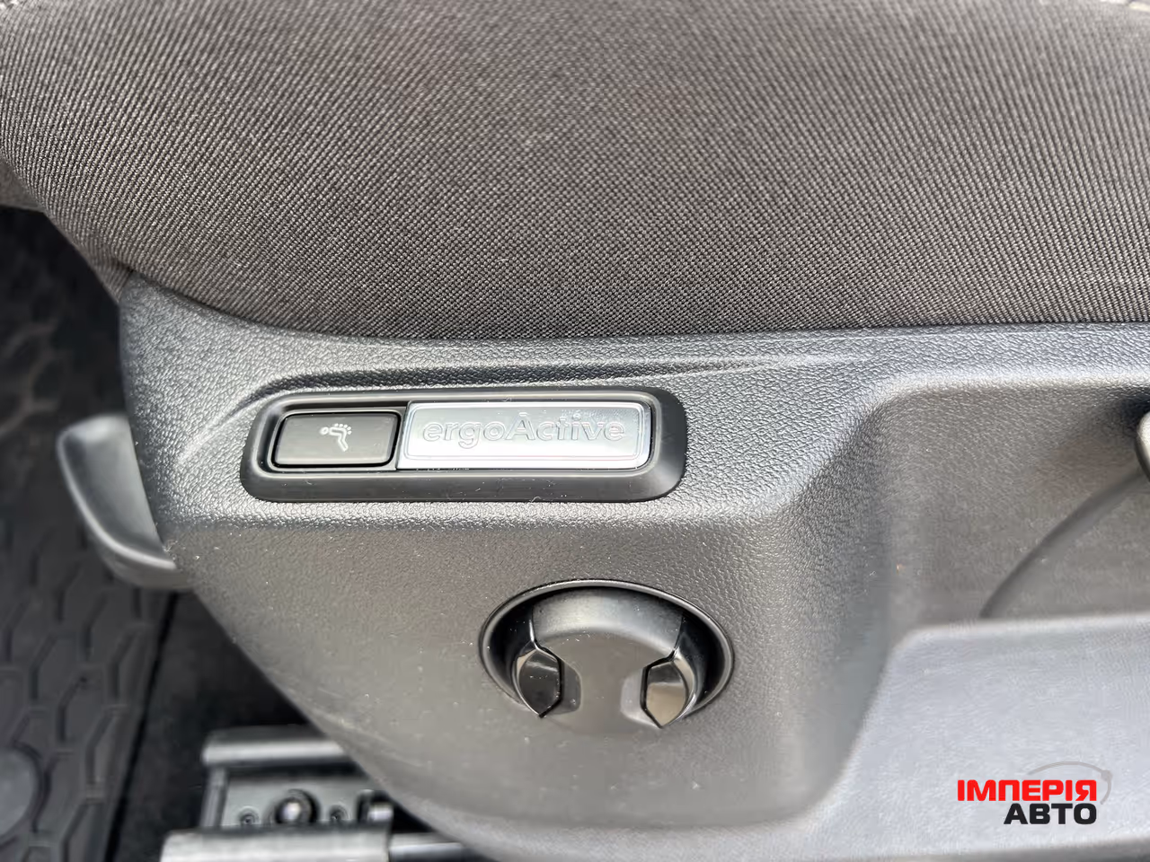 Volkswagen Tiguan - фото 3