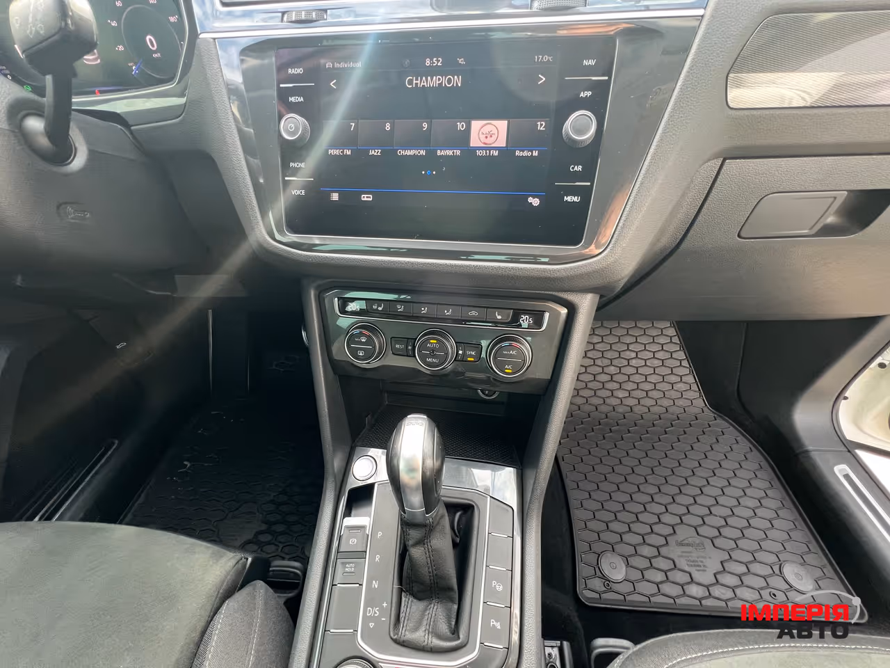 Volkswagen Tiguan - фото 19