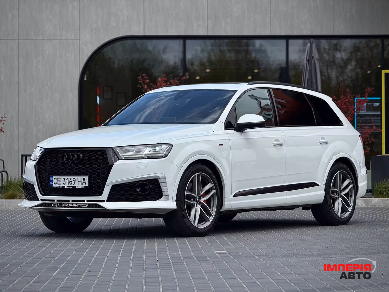 Audi Q7 - фото 25
