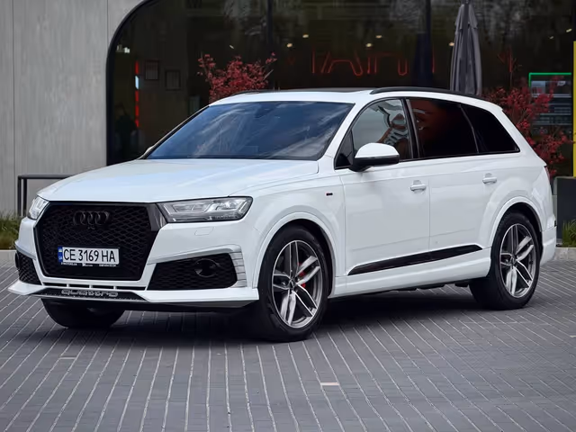 Audi Q7 - фото 1