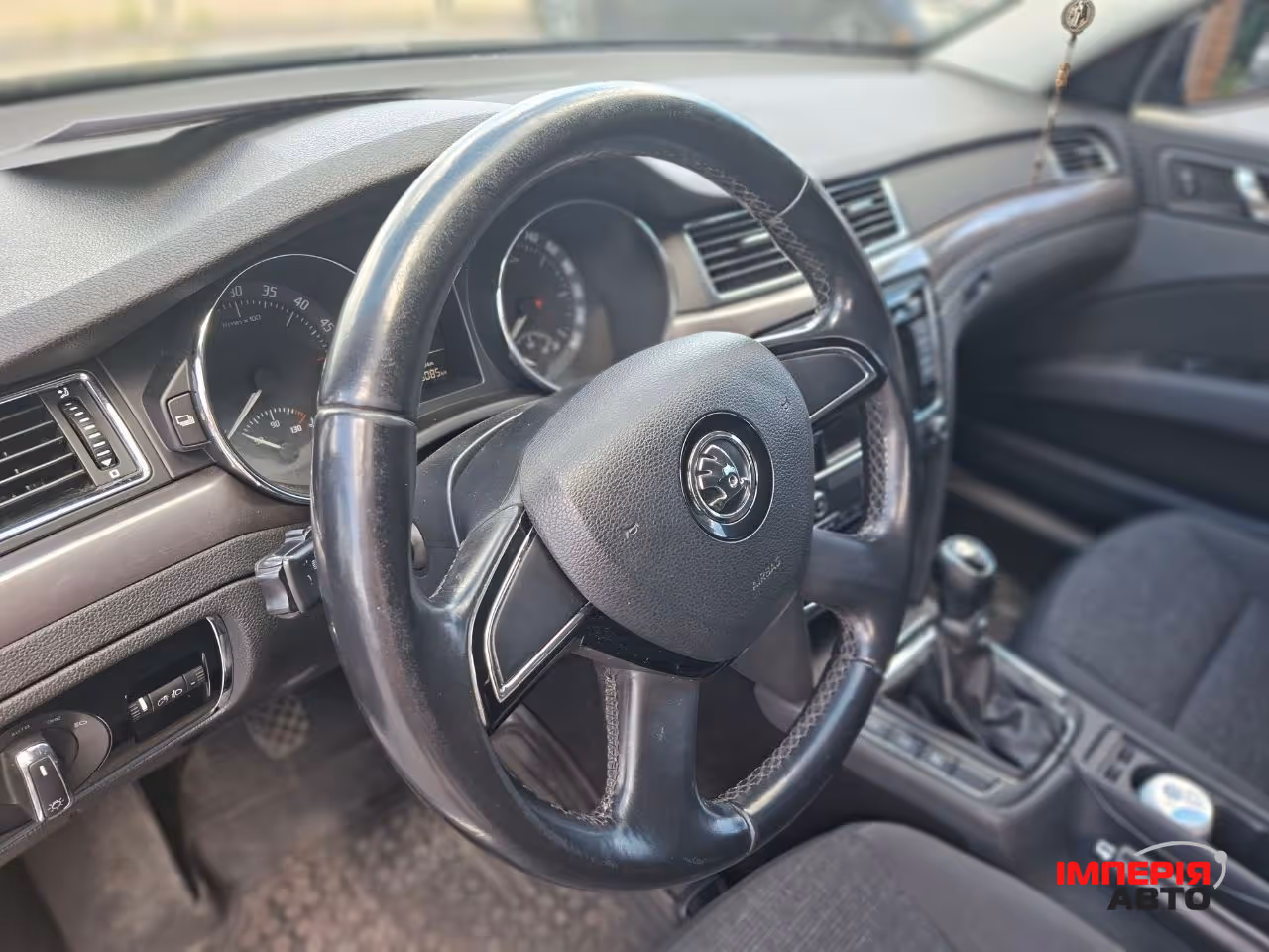 Skoda Superb - фото 15
