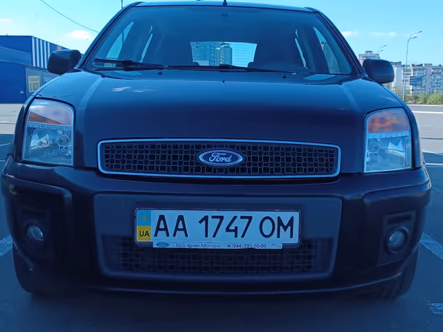 Ford Fusion - фото 1