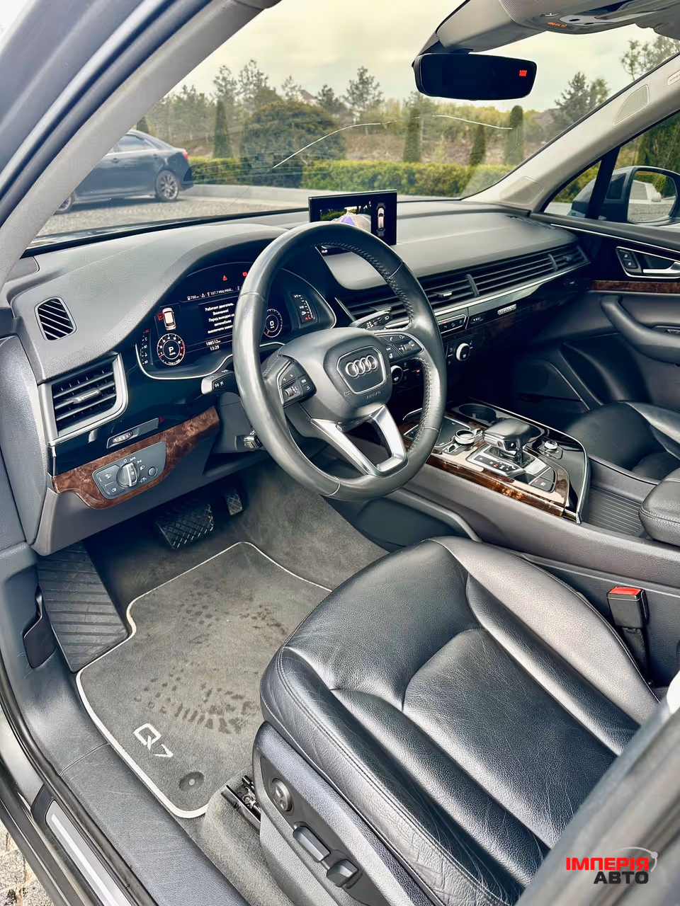 Audi Q7 - фото 6