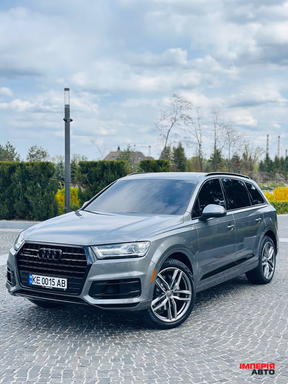 Audi Q7 - фото 1