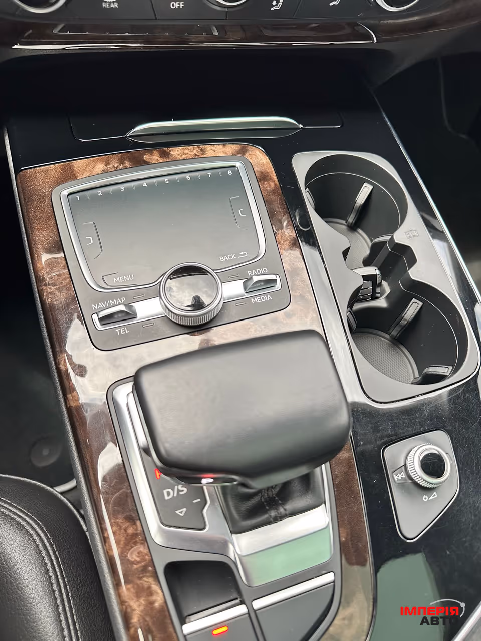 Audi Q7 - фото 25