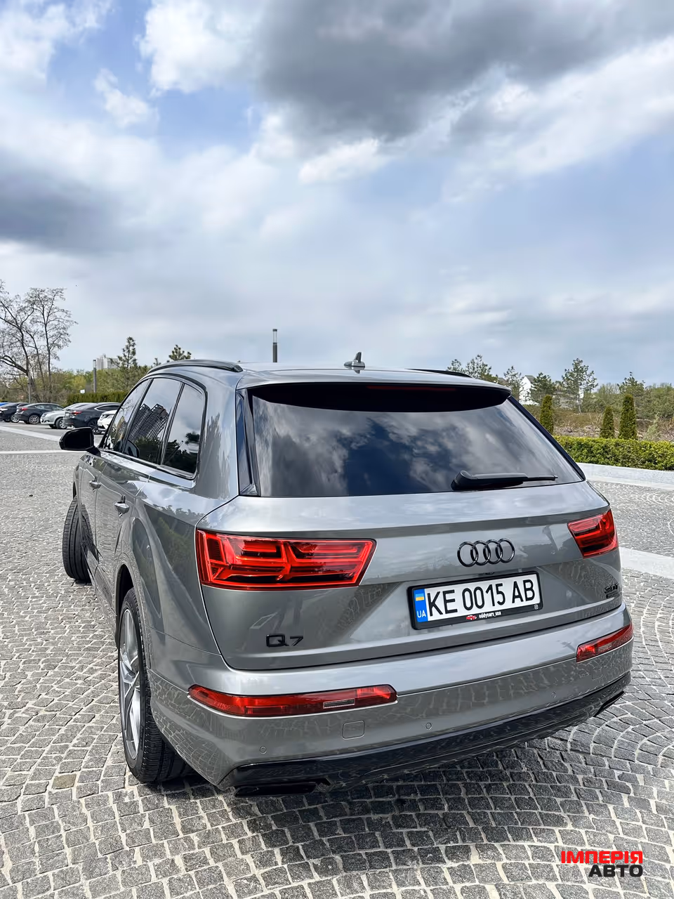 Audi Q7 - фото 24