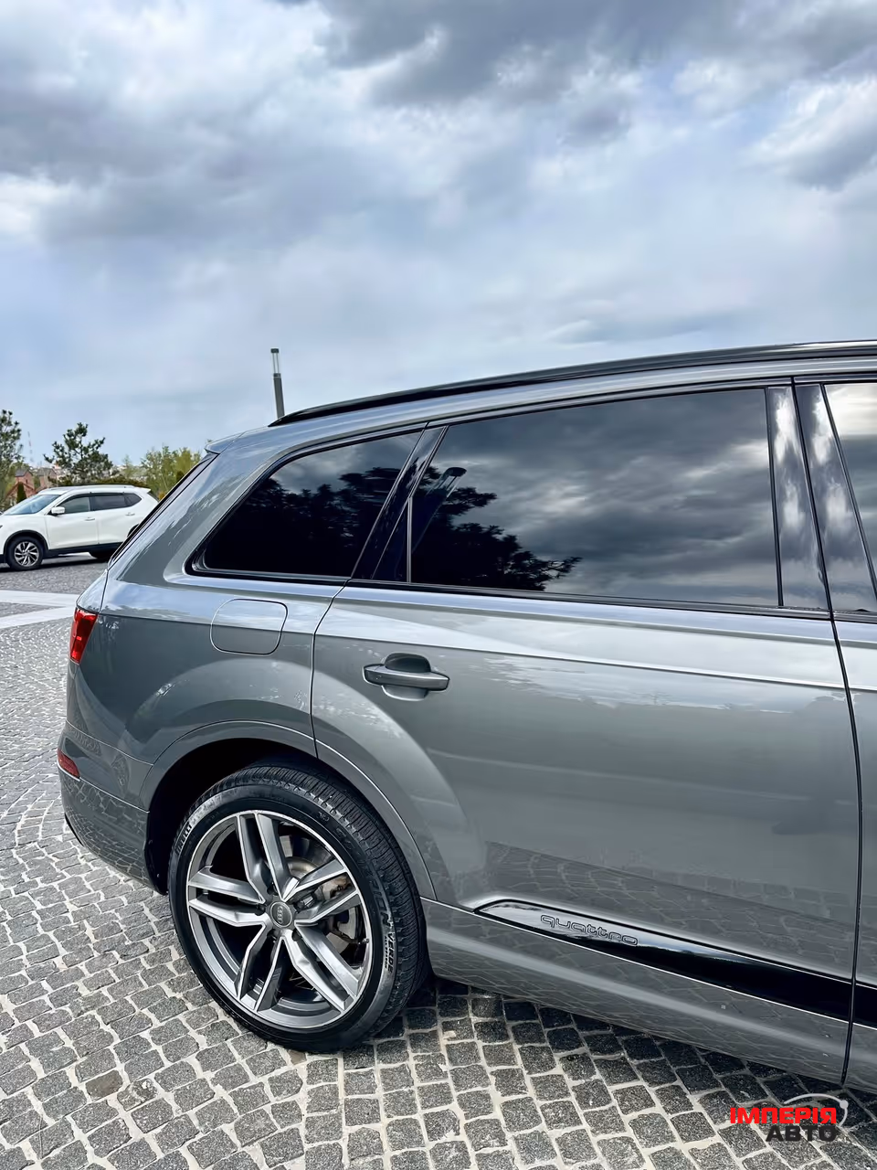 Audi Q7 - фото 10