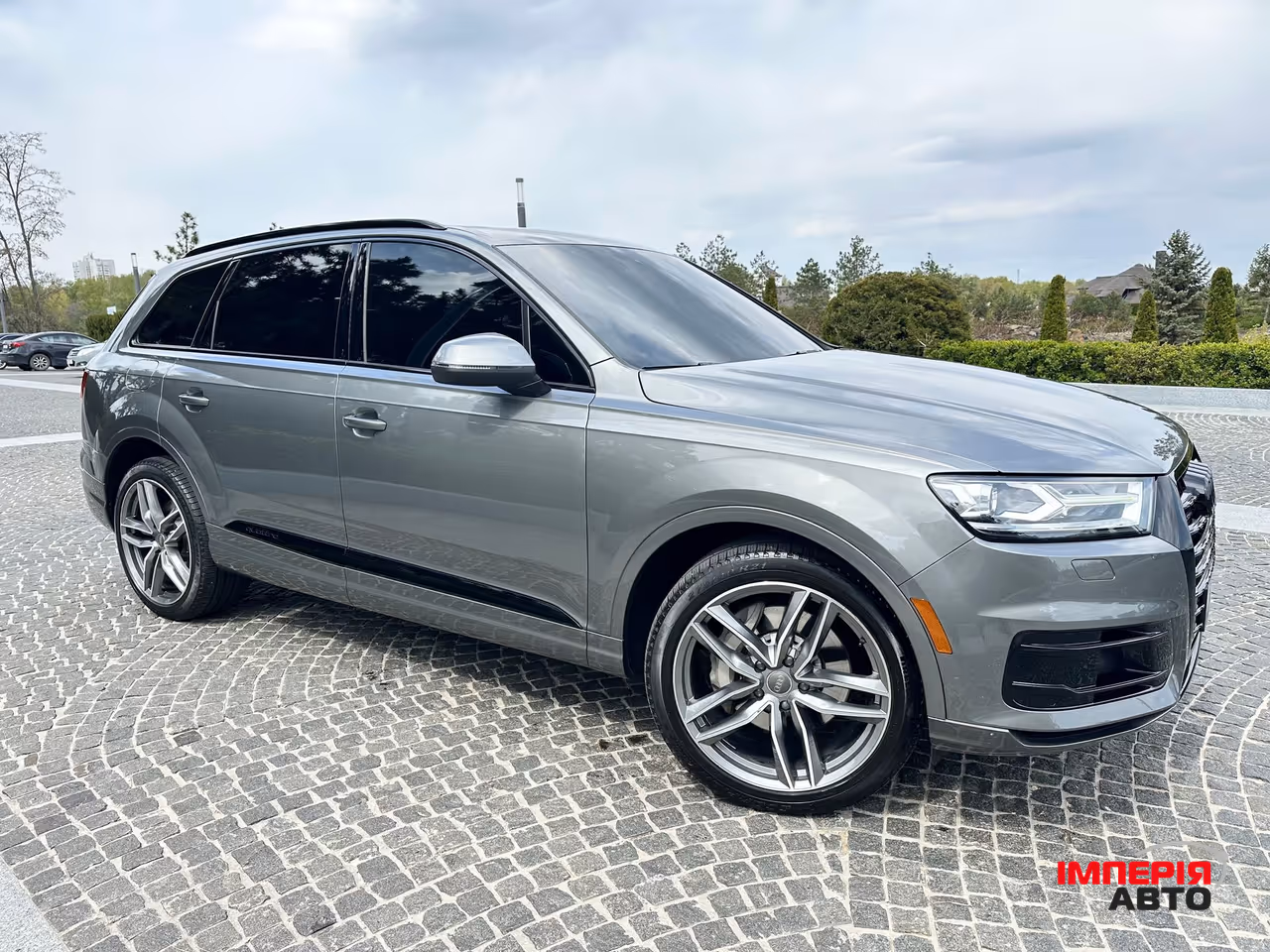 Audi Q7 - фото 11
