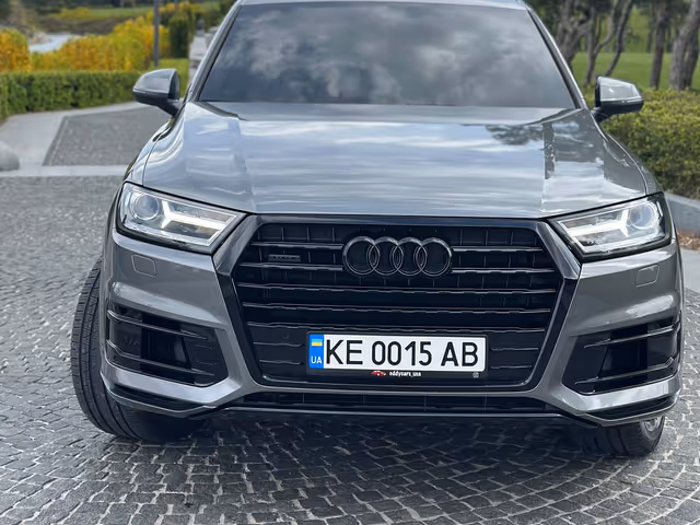 Audi Q7 - фото 3