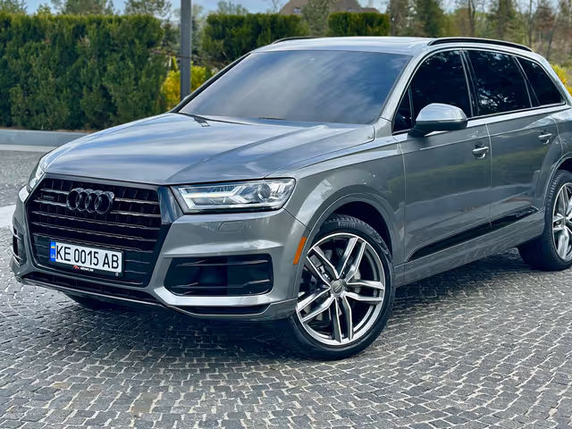 Audi Q7 - фото 4