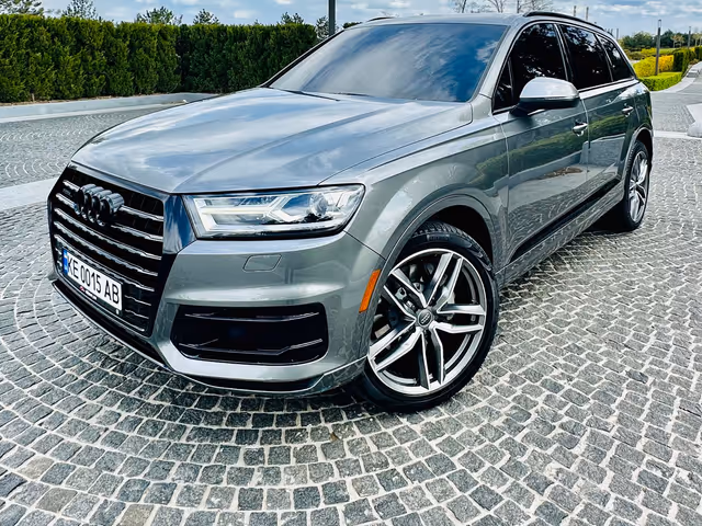 Audi Q7 - фото 5